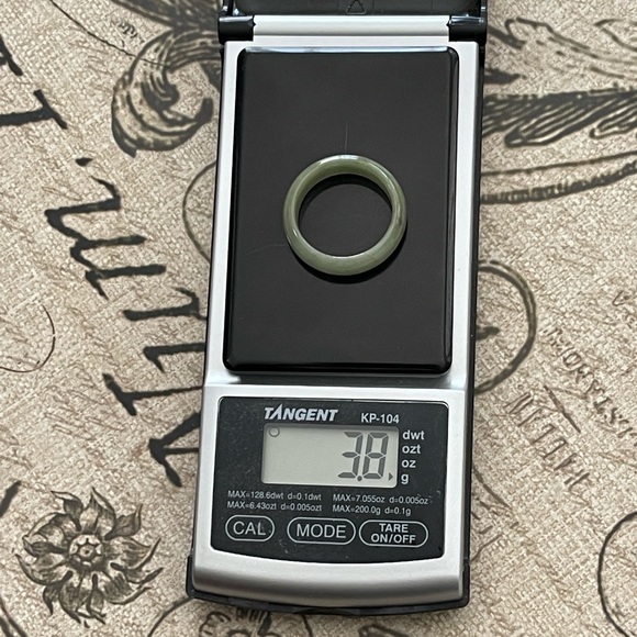 High quality spinach green jadeite jade size 10.5 ring - Picture 6 of 6